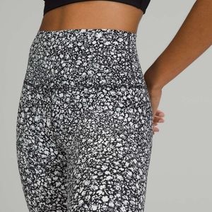Lululemon Align High-Rise Crop 23" Venture Floral Alpine White